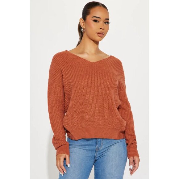 Fashion Nova Rust Twist Back Sweater | Size M | Sold Out Online 🍂 - Picture 2 of 5